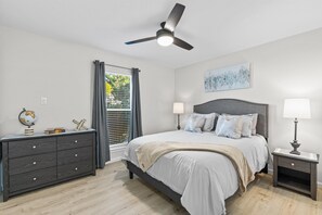 1 soverom, skrivebord, strykejern/-brett og wi-fi (inkludert)