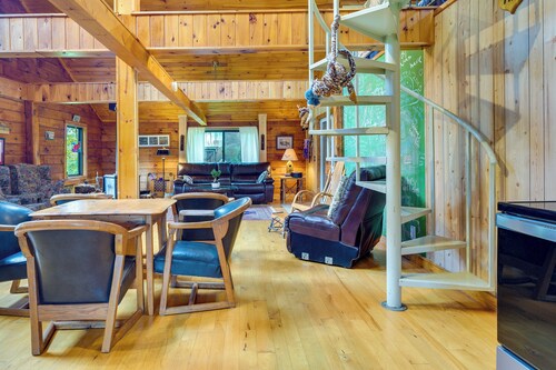 Pet-Friendly Jamestown Cabin w/ Fire Pit and Deck!