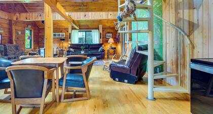 Pet-Friendly Jamestown Cabin w/ Fire Pit and Deck!