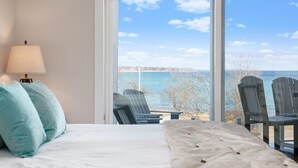 Condo | 3 bedrooms, iron/ironing board, WiFi (free) - 539 Bay St. Lake View Condo Unit 301W (Traverse City)