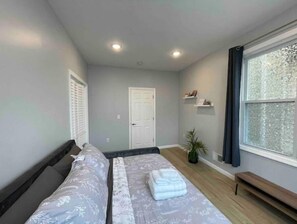 3 bedrooms, iron/ironing board, free WiFi, bed sheets - Easy travel to NYC! Perfect house for family trips with Free parking (Bayonne)