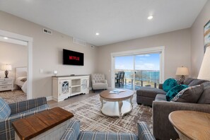 Condo | Living room - 539 Bay St. Lake View Condo Unit 401W (Traverse City)