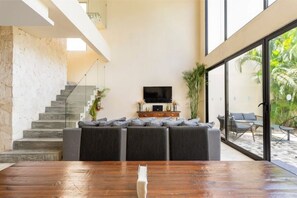 TV - Talara Villa  Pool  Concierge Services  4 BR (Tulum)