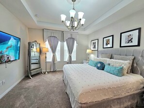 4 habitaciones, tabla de planchar con plancha, wifi y ropa de cama 