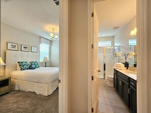 4 bedrooms, iron/ironing board, WiFi, bed sheets - Solara Resort private POOL HOME 4 Bed (Kissimmee)