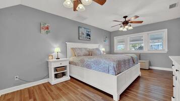 4 bedrooms, desk, iron/ironing board, travel crib