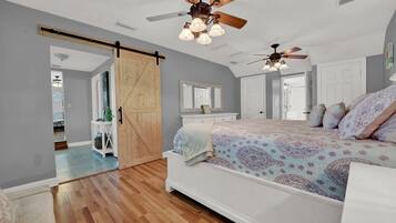 4 bedrooms, desk, iron/ironing board, travel crib