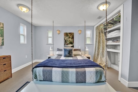 1 chambre, bureau, fer et planche à repasser, Wi-Fi. Adorable 1 BDR with Full Kitchen Deck Washer Dryer