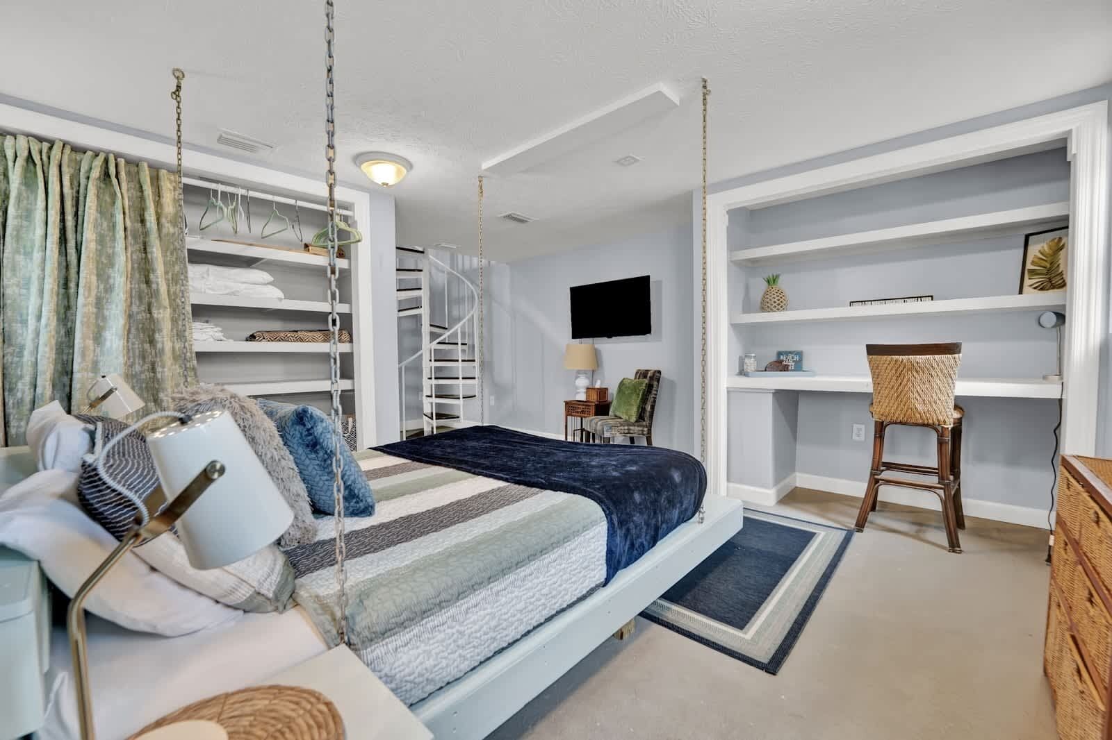 1 bedroom, desk, iron/ironing board, WiFi