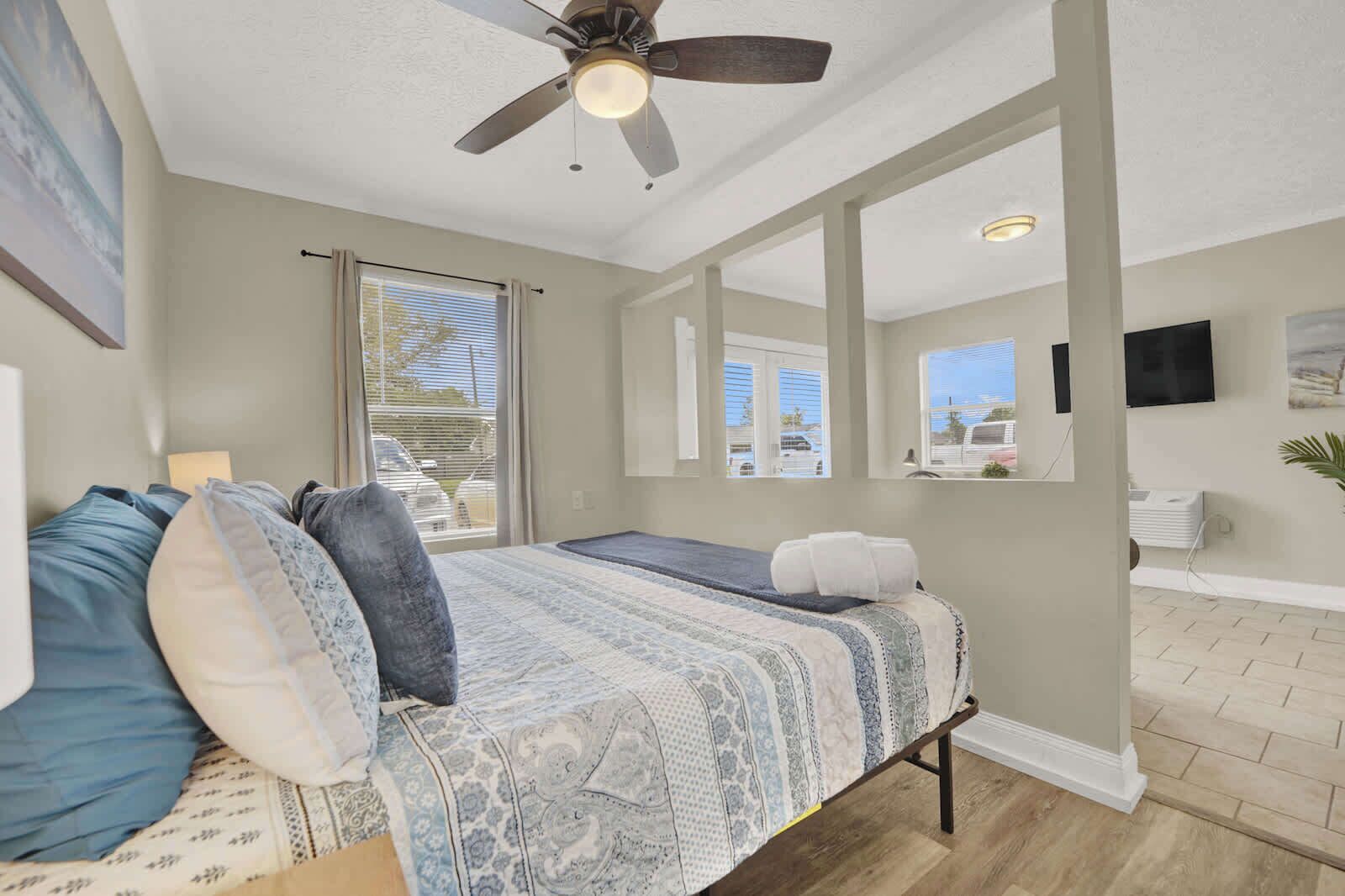 1 bedroom, desk, iron/ironing board, WiFi