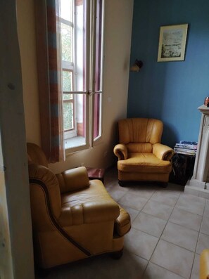 Fernseher, Kamin
