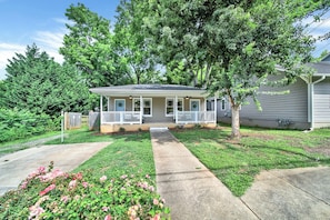 Exterior - Duplex by Uptown (Charlotte)