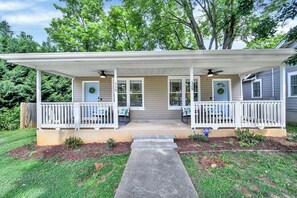 Exterior - Duplex by Uptown (Charlotte)
