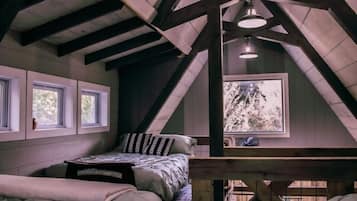 2 bedrooms, iron/ironing board, travel cot, free WiFi