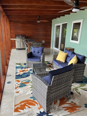 Interior - BEACHFRONT CASITA Snorkel & explore this amazing reef~ Experience Caribbean Life (Sandy Bay)