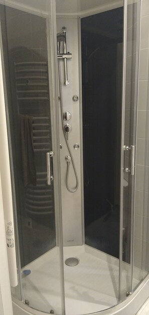 Hair dryer, towels, soap, shampoo
