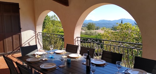 Large spacious villa with pool offering panoramic views over the Estérel