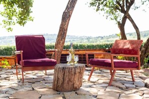 Terrace/patio - Hilltop home breathtaking view (Wamunyu)