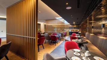 Daily buffet breakfast (EUR 16.00 per person)