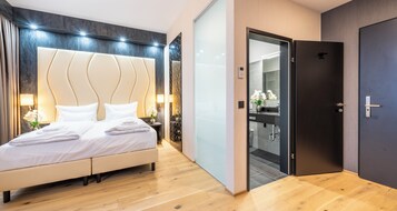 Minibar, in-room safe, desk, laptop workspace