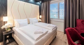 Standard Room, 1 Double Bed (Converts to 2 Twin Beds) | Minibar, in-room safe, desk, laptop workspace - PLAZA INN Wiener Neustadt, BW Signature Collection (Wiener Neustadt)