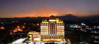 Alhambra Hotel & Convention, Bw Signature Collection