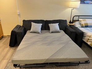 Desk, iron/ironing board, free WiFi, bed sheets - Cozy Cabin Studio Condo - King Bed Great Value! (Granby)
