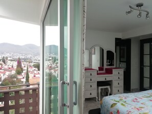 4 soverom, skrivebord, strykejern/-brett og wi-fi