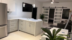 8 chambres, fer et planche à repasser, Wi-Fi, literie fournie