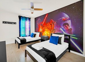 7 bedrooms, laptop workspace, iron/ironing board, bed sheets