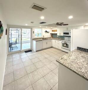 Fridge, microwave, oven, stovetop - Prime Location with Boat dock <br> (Cape Coral)