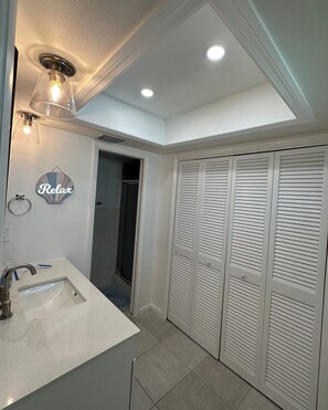 Interior - Prime Location with Boat dock <br> (Cape Coral)