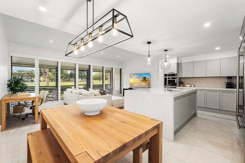 New Home on PGA National Golf Course with Private Hot Tub by Guaranteed Rental™