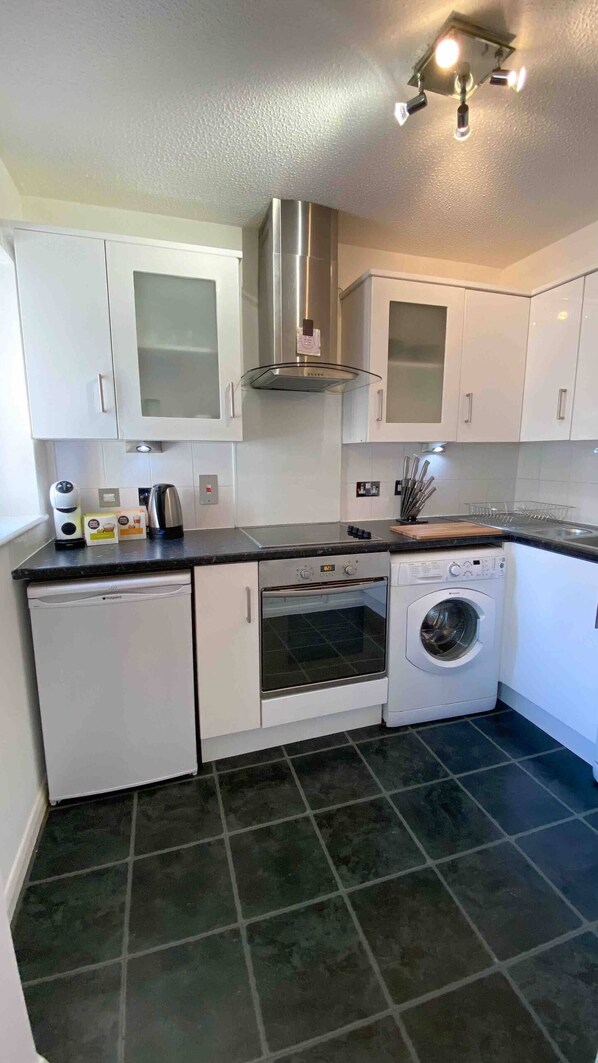 Fridge, microwave, oven, dishwasher