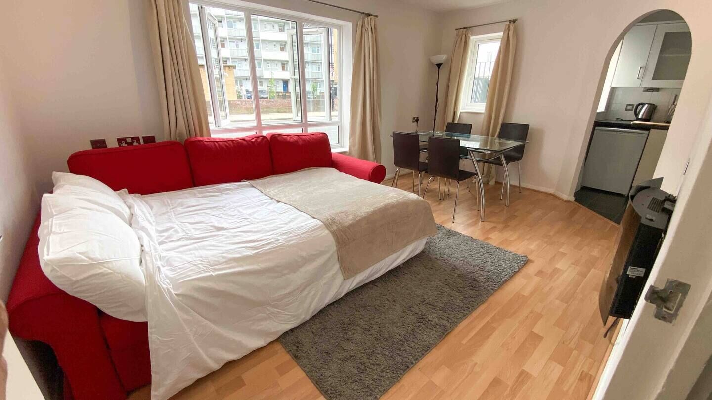 1 chambre, fer et planche à repasser, Wi-Fi gratuit, draps fournis