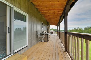 Property grounds - Panoramic Upstate Views: Tranquil Home on 70 Acres (Prattsburgh)