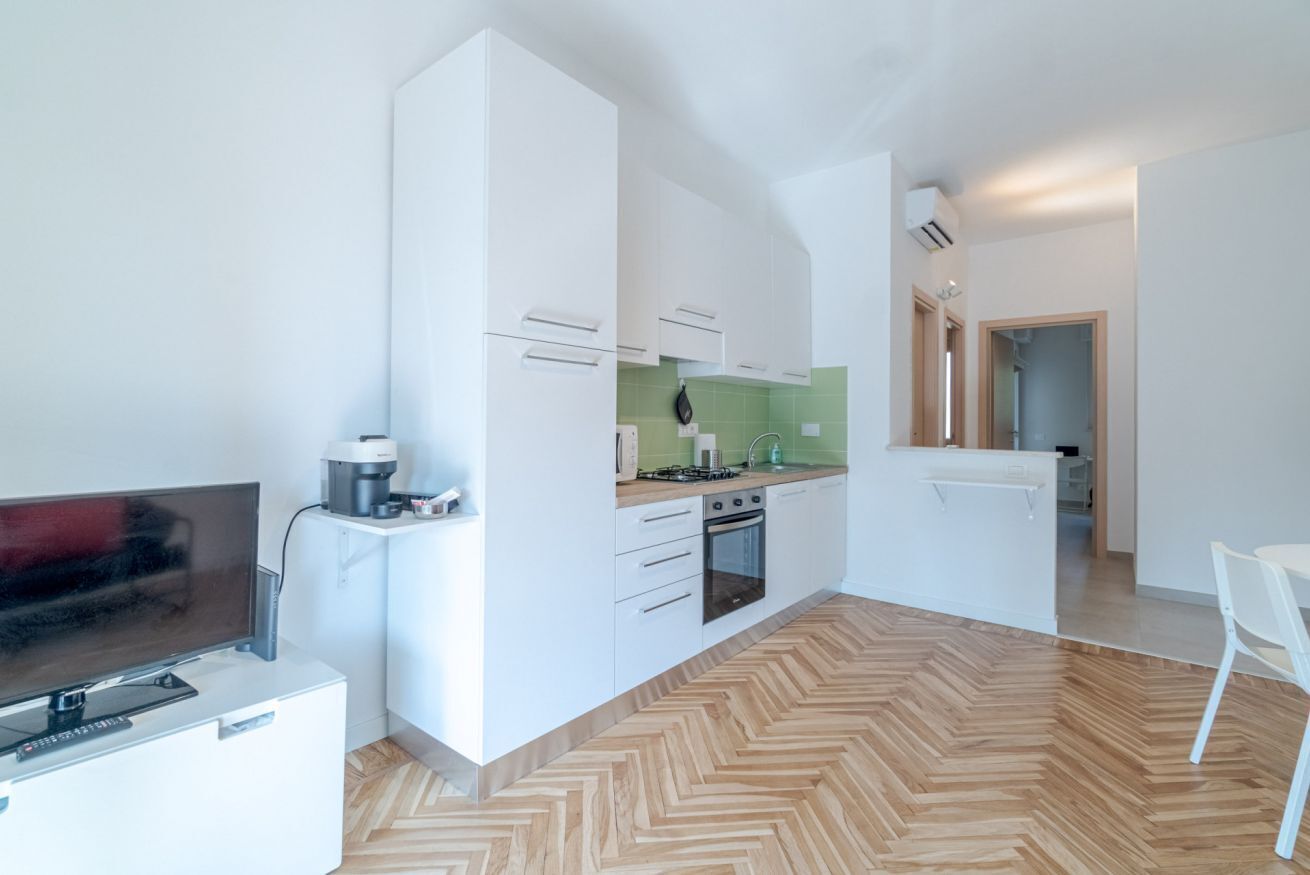 Microonde, forno, piano cottura, lavastoviglie