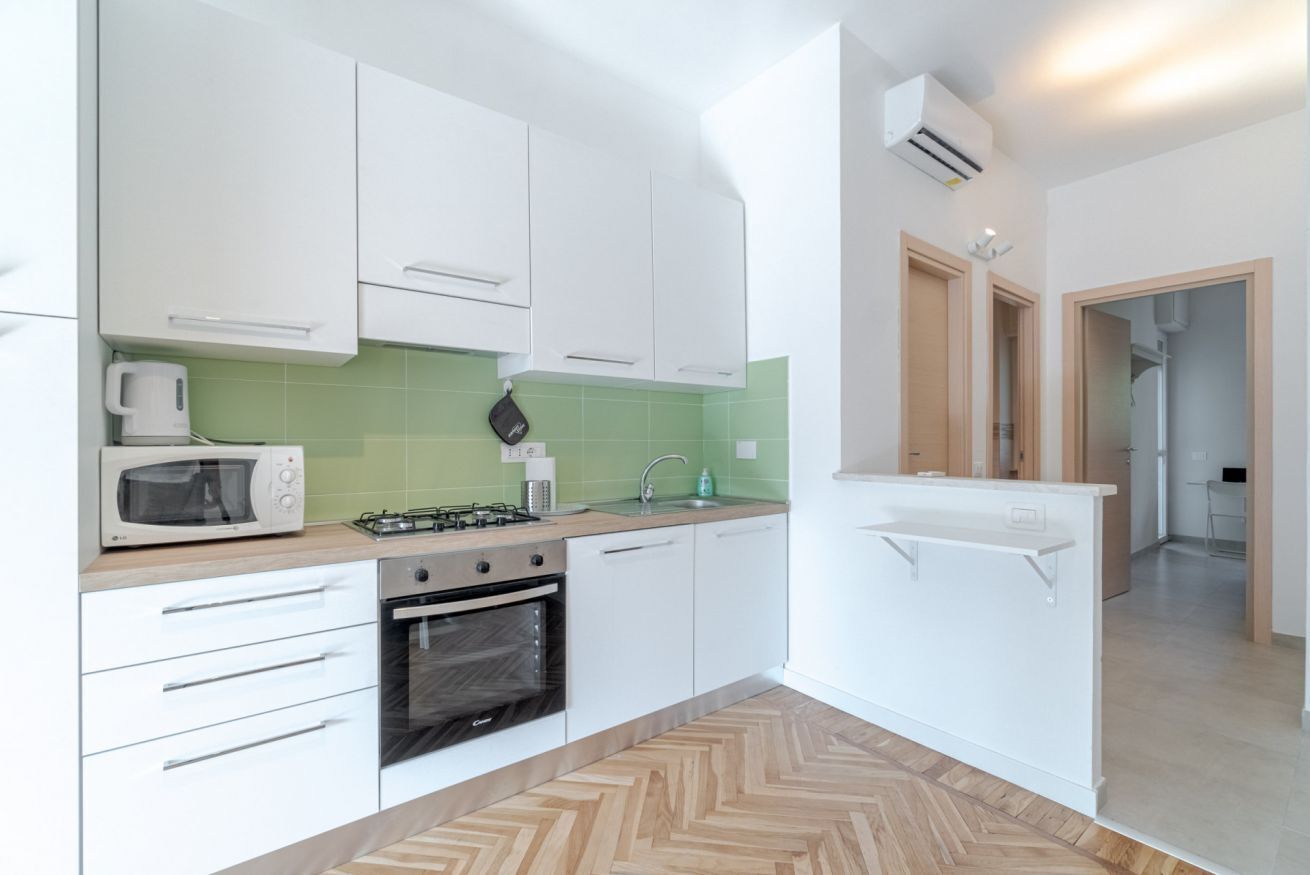 Micro-ondes, four, plaque de cuisson, lave-vaisselle