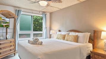 Condo, 1 King Bed with Sofa bed, Lanai, Garden View | 1 bedroom, individually decorated, individually furnished, free WiFi