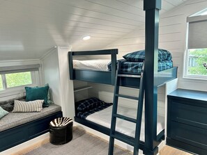 4 bedrooms, desk, iron/ironing board, free WiFi - Newly Remodeled 4BR Townhome w/ Ski-Run Views (Park City)