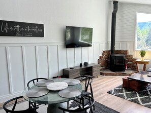 Dining - Newly Remodeled 4BR Townhome w/ Ski-Run Views (Park City)