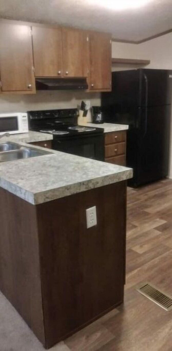 Private kitchen - Beautiful small home in the country! 59 (Brookston)