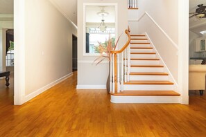 Interior - Sunny Palms (Tampa)