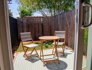 屋外ダイニングエリア