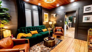 House, Multiple Beds, Patio, Garden View (River Mill Haus) | Interior