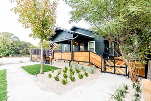 Exterior - Best Location in Downtown NB Golf Cart Included! (New Braunfels)