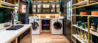 Best Location in Downtown NB Golf Cart Included!