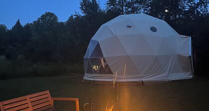 Dome w/movie projector+Wi-Fi+remote beach access