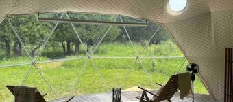 Dome w/movie projector+Wi-Fi+remote beach access