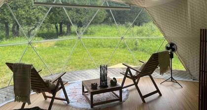 Dome w/movie projector+Wi-Fi+remote beach access